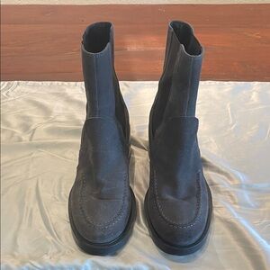 Women’s Tod’s boots
